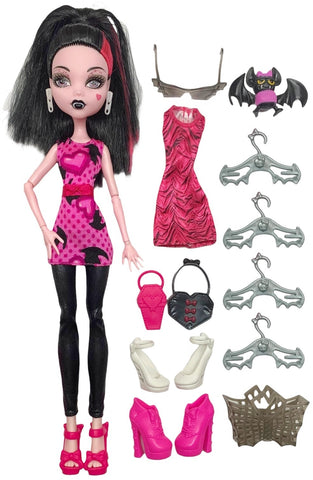 Monster High Draculocker Draculaura Doll With Outfit & Accessories