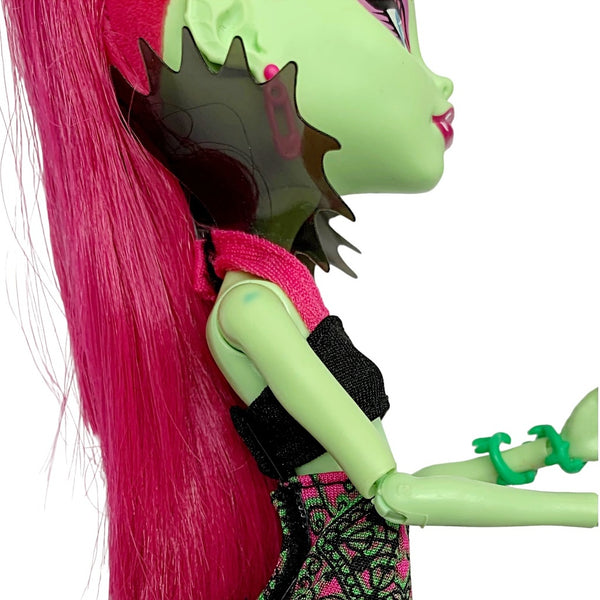 Monster High Venus McFlytrap Fierce Rockers Doll With Outfit