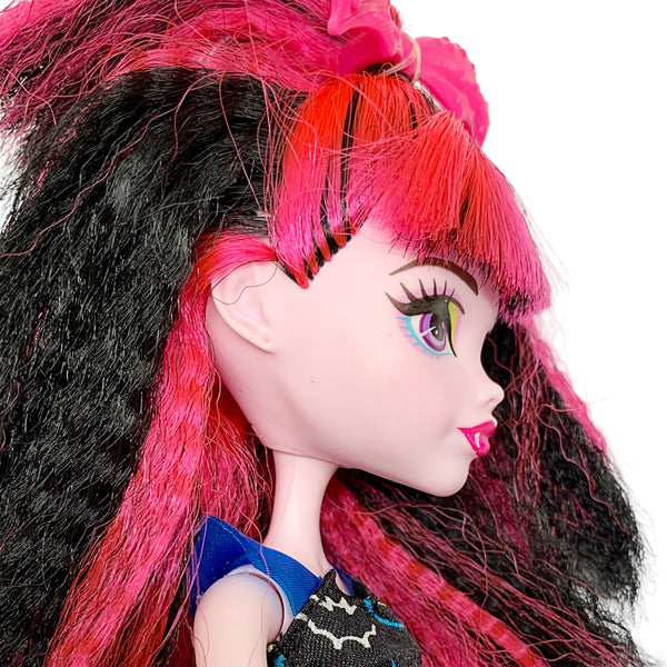 Monster High Electrified Ghouls Draculaura Doll With Dress Outfit