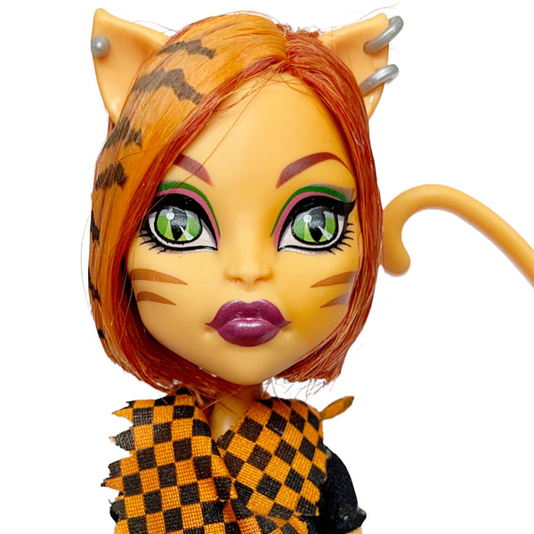 Monster High Toralei Doll With Tail & Maul Session Fashion Pack Outfit