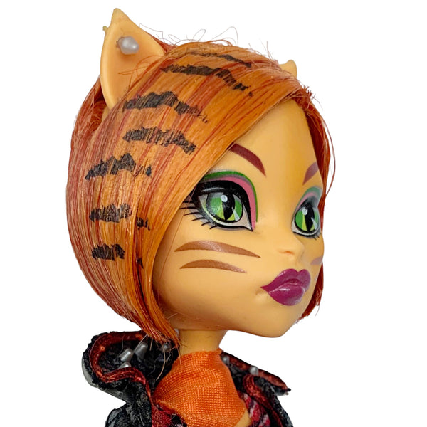 Monster High 1st Wave Original Toralei Stripes Doll With Outfit, Pet & Stand