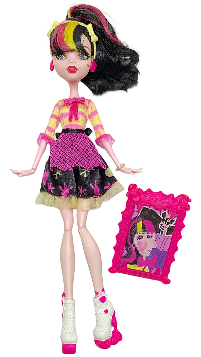  Monster High Art Class Draculaura Doll : Toys & Games