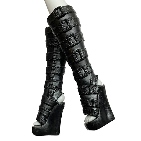 Monster High 1st Wave Style Clawdeen Wolf Doll Replacement Shoes Solid Black Tall Boots