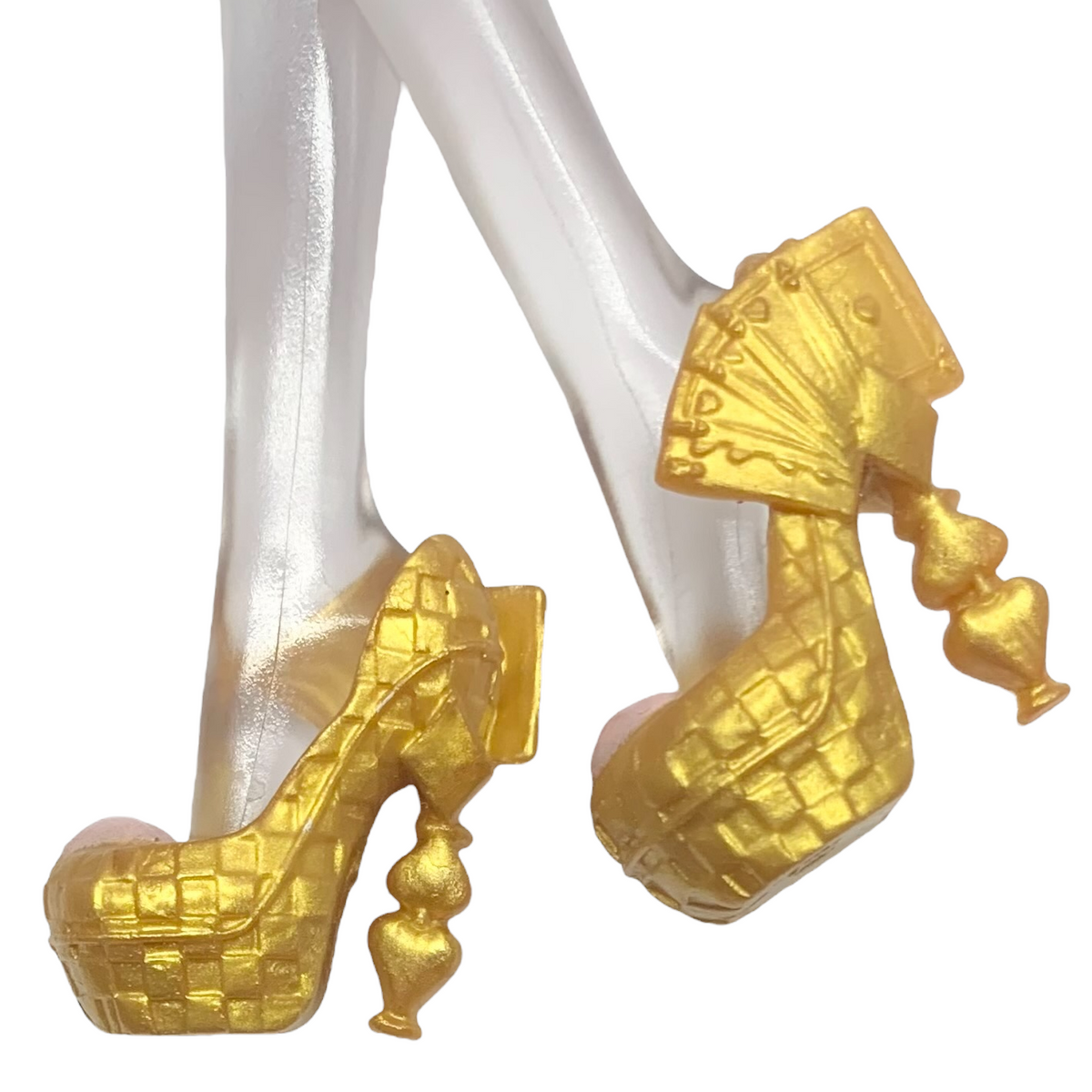 Ever After High Doll Apple White Way too Wonderland Gold Gnome Shoes Heels