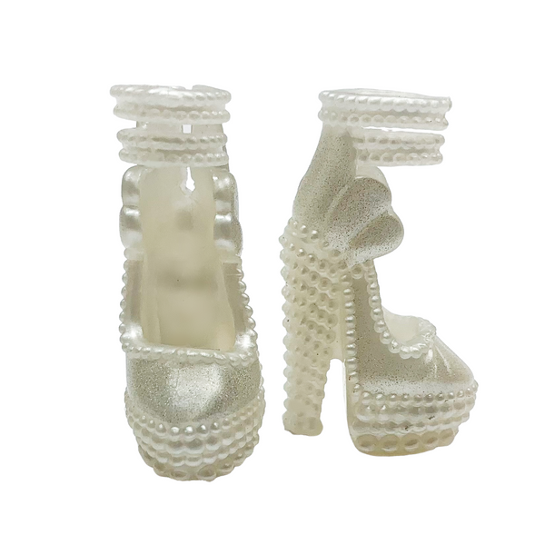L.O.L. Surprise O.M.G. Queens Splash Beauty Doll Replacement Pearl White Shell Shoes