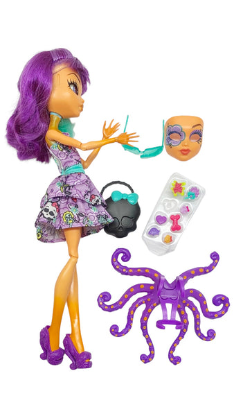 Monster High Inner Monster Shockingly Shy Scared Silly Doll Set