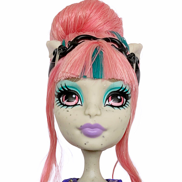 Monster High Dance Class Rochelle Goyle Doll With Outfit