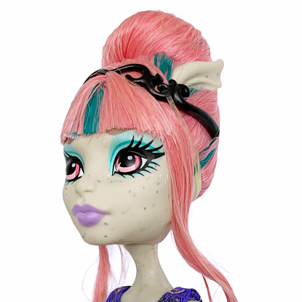 Monster High Dance Class Rochelle Goyle Doll With Outfit