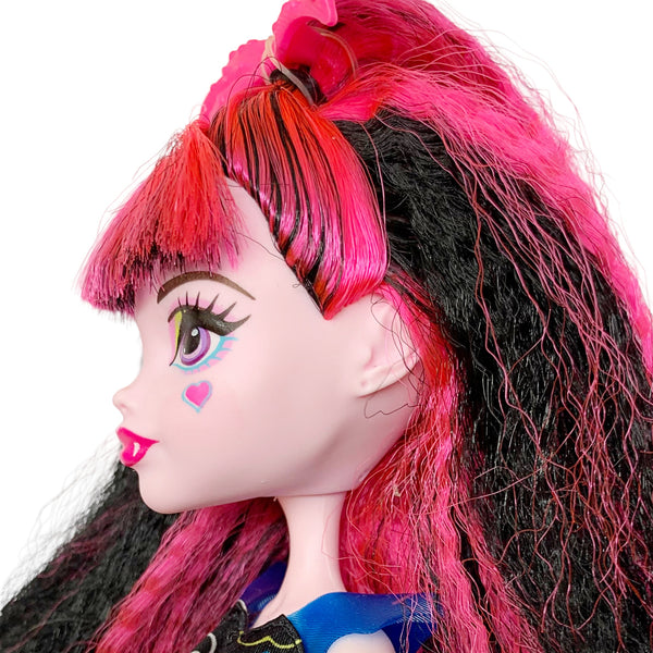 Monster High Electrified Ghouls Draculaura Doll With Dress Outfit