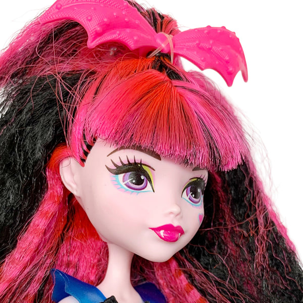 Monster High Electrified Ghouls Draculaura Doll With Dress Outfit