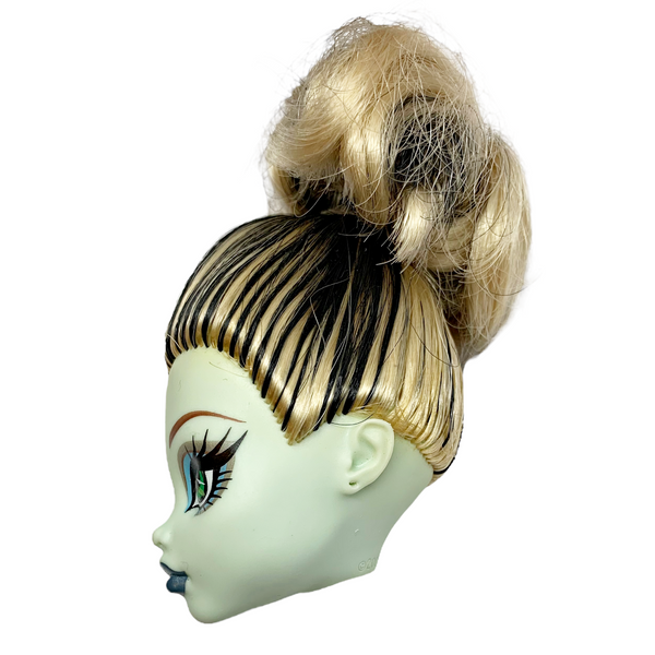 Monster High Scary Tales Threadarella Frankie Stein Doll Replacement Head Part