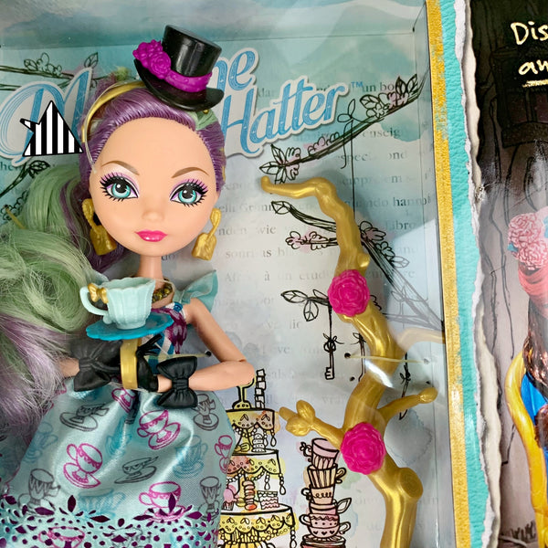Ever After High Madeline Hatter Doll Hat-tastic Party Playset (BJH36)