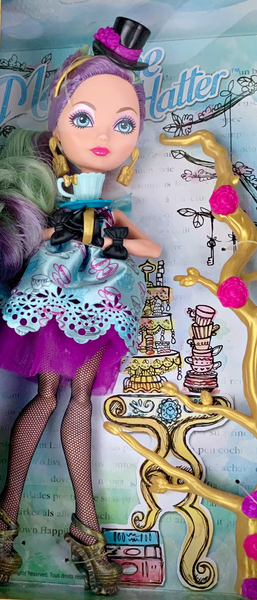 Ever After High Madeline Hatter Doll Hat-tastic Party Playset (BJH36)