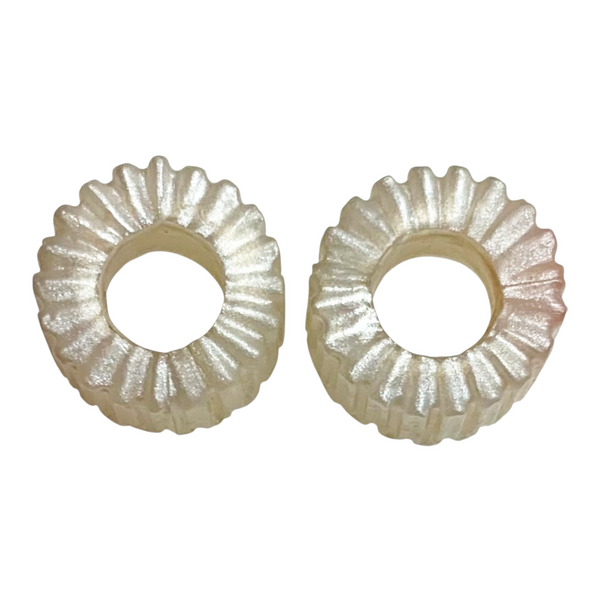 Ever After High Way Too Wonderland Lizzie Hearts Doll Replacement Pearl Ivory White Bracelets