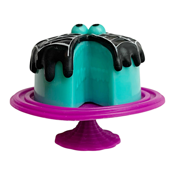 Monster High G3 Coffin Bean Spooky Cafe Playset Replacement Cake On Display