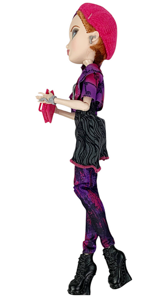 Ever After High Poppy O'Hair Through The Woods Doll With Outfit