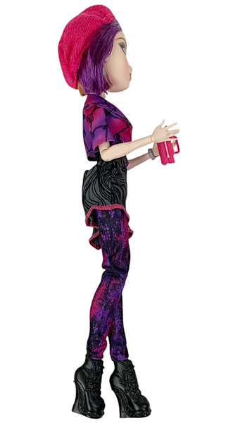Ever After High Poppy O'Hair Through The Woods Doll With Outfit