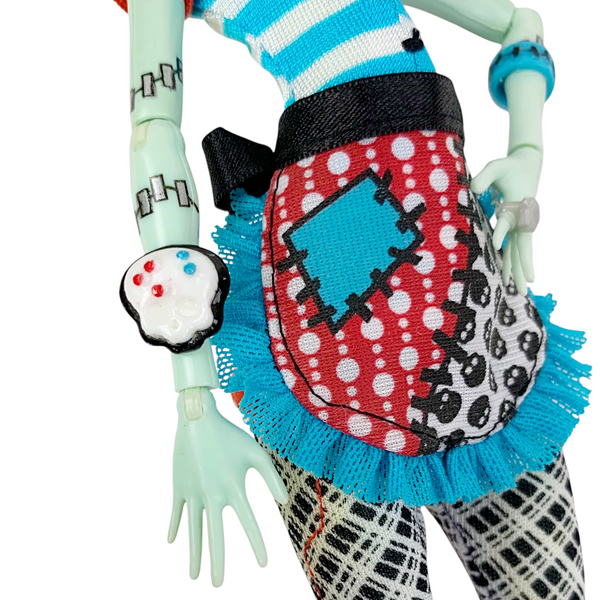 Monster High Frankie Stein Home Ick Doll With Outfit & Accessories