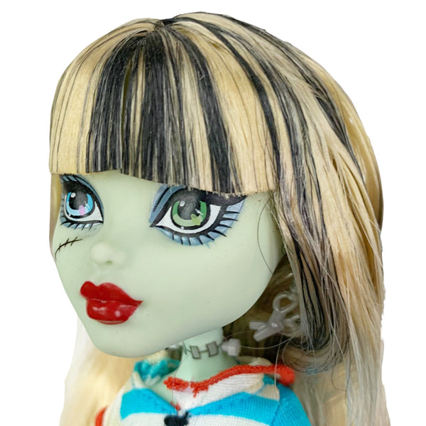 Monster High Frankie Stein Home Ick Doll With Outfit & Accessories