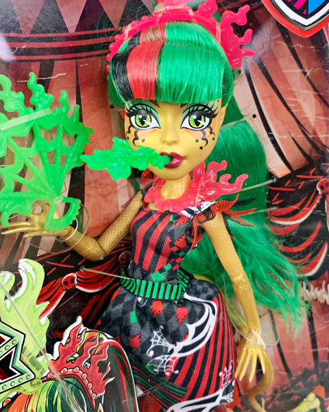 Monster High Jinafire Long Freak Du Chic Circus Style Doll (CHX96)