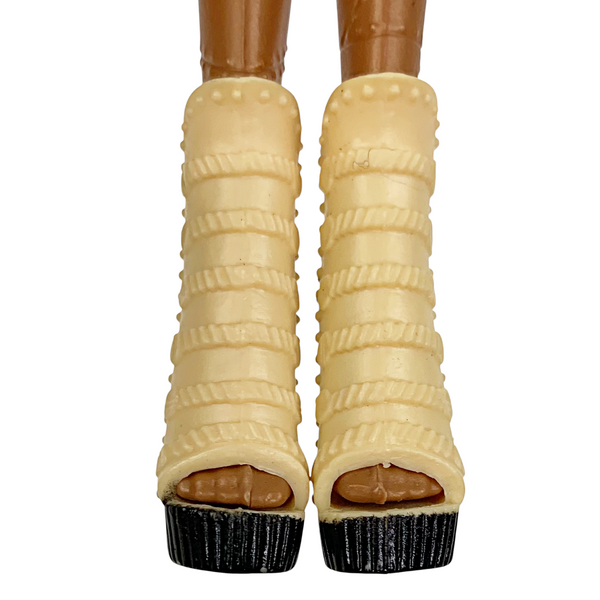 Monster High Robecca Steam Coffin Bean Doll With Outfit