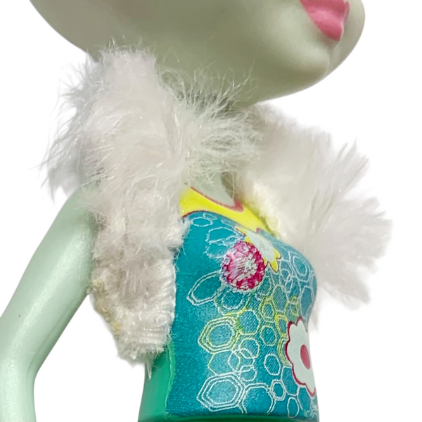 Mattel Enchantimals Danessa Deer Doll Outfit Replacement White Faux Fur Shrug