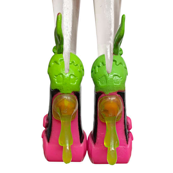 Monster High Draculaura Scarily Ever After Scary Tales Snow Bite Doll Replacement Shoes