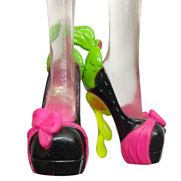 Monster High Draculaura Scarily Ever After Scary Tales Snow Bite Doll Replacement Shoes
