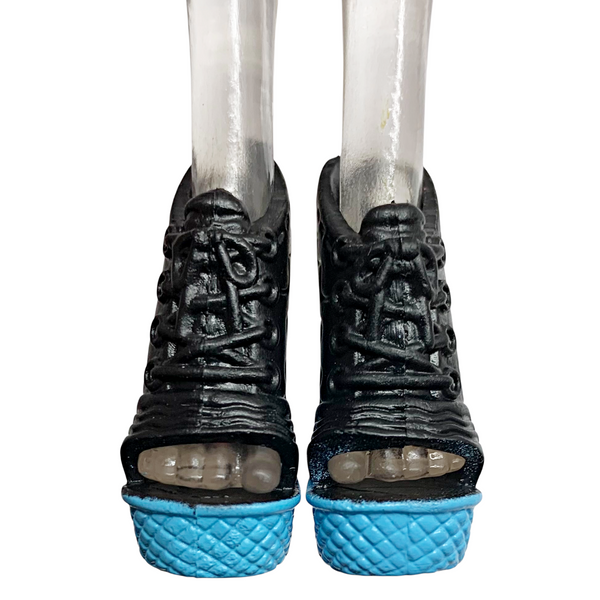 Monster High Ghoulia Yelps Doll Deluxe Fashion Pack Outfit Replacement Black & Blue Shoes