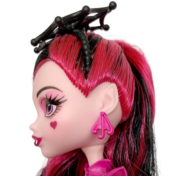 Monster High Welcome To Monster High Photo Booth Ghouls Draculara Doll With Outfit