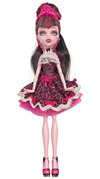 Monster High Draculaura Sweet 1600 Birthday Doll With Outfit & Accessories