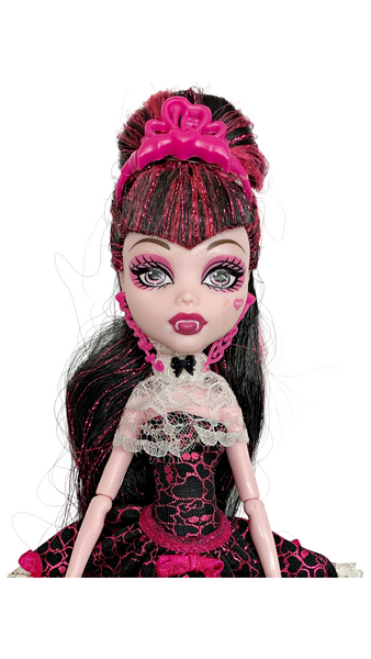 Monster High Draculaura Sweet 1600 Birthday Doll With Outfit & Accessories