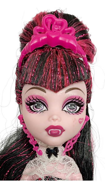 Monster High Draculaura Sweet 1600 Birthday Doll With Outfit & Accessories