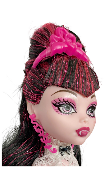 Monster High Draculaura Sweet 1600 Birthday Doll With Outfit & Accessories