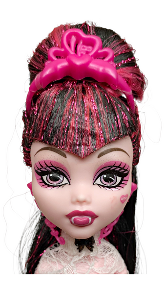 Monster High Draculaura Sweet 1600 Birthday Doll With Outfit & Accessories