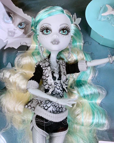 Monster High Reel Drama Black & White Collector Lagoona Blue Doll (HKN30)