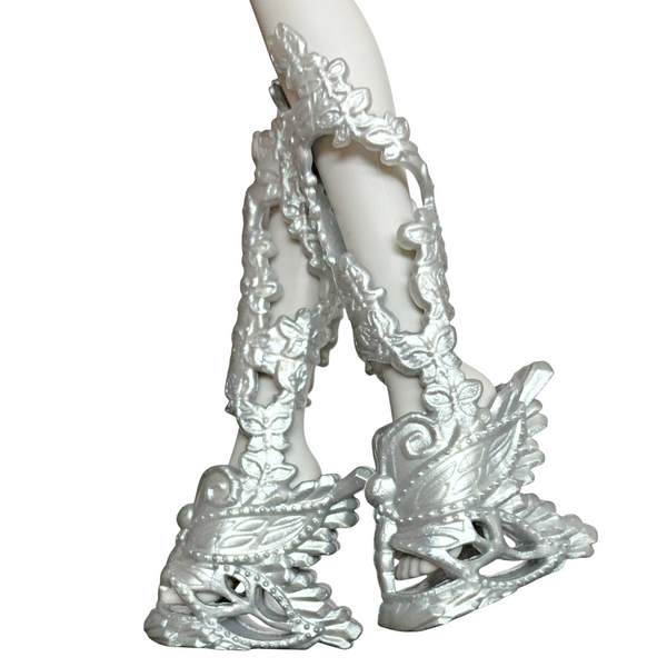 Monster High Luna Mothews Boo York Gala Ghoulfriends Doll Replacement Silver Shoes