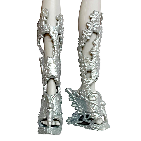 Monster High Luna Mothews Boo York Gala Ghoulfriends Doll Replacement Silver Shoes