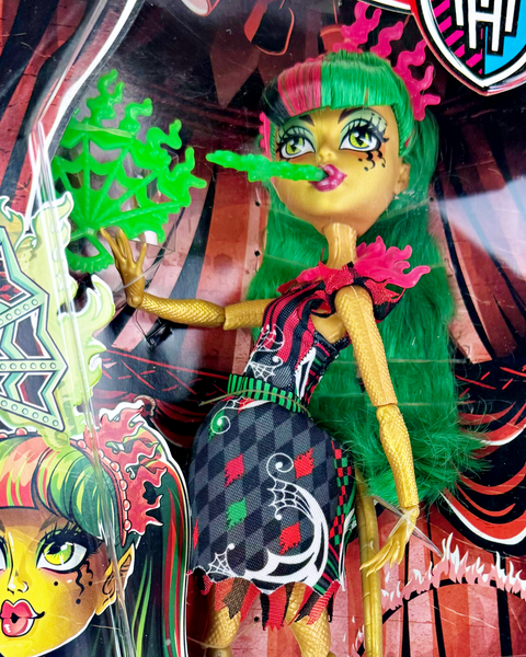 Monster High® Freak Du Chic™ Circus Style Jinafire Long® Doll (CHX96)