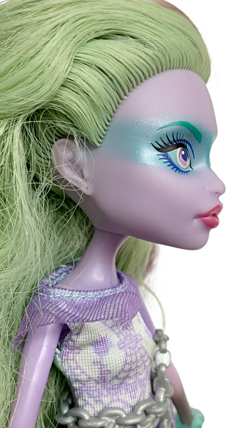 Monster High Twyla Boogeyman Haunted Doll Wearing Outfit