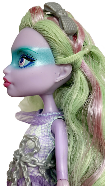 Monster High Twyla Boogeyman Haunted Doll Wearing Outfit