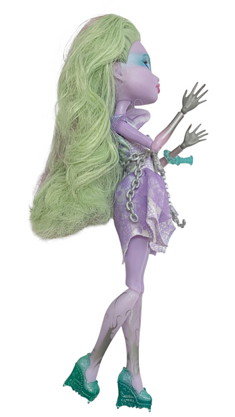 Monster High Twyla Boogeyman Haunted Doll Wearing Outfit