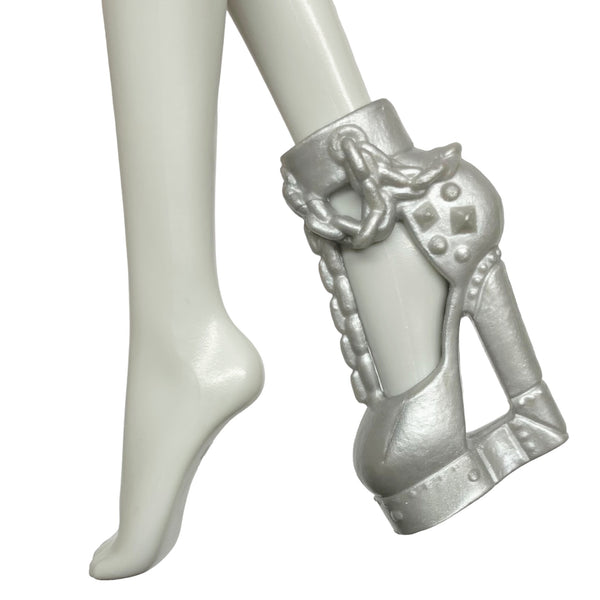 Monster High Spectra Vondergeist Picture Day Doll Replacement Right Silver Shoe