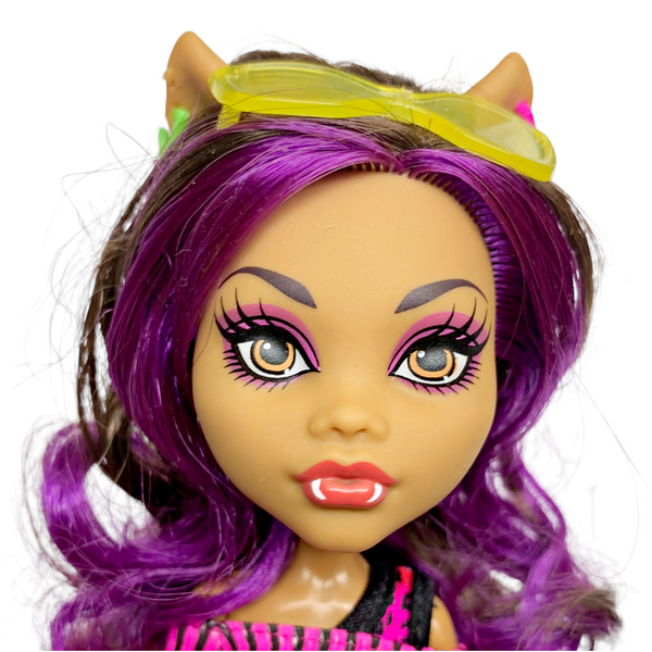 Monster High Clawdeen Wolf Gloom Beach Doll With Outfit & Accessories