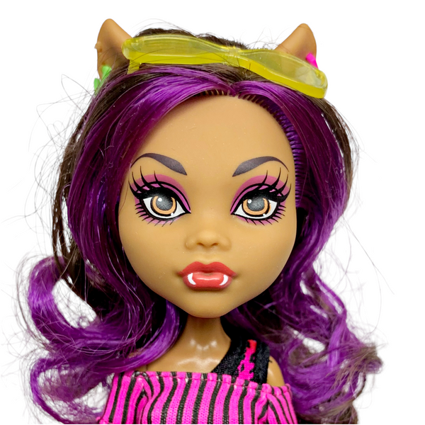 Monster High Clawdeen Wolf Gloom Beach Doll With Outfit & Accessories