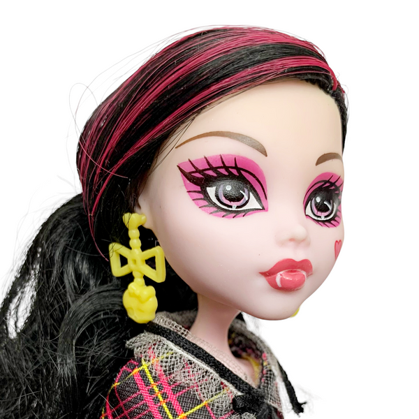 Monster High Draculaura I Heart Shoes Fashion Doll With Original Outfit