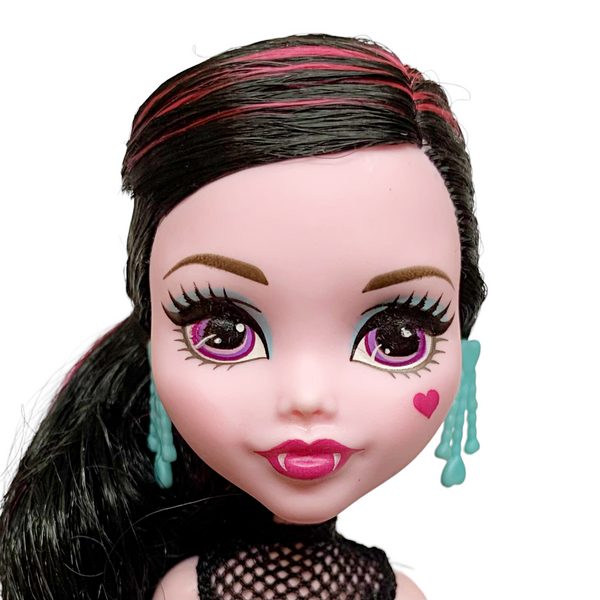 Monster High Welcome To Monster High Monstrous Rivals Draculaura Doll With Outfit