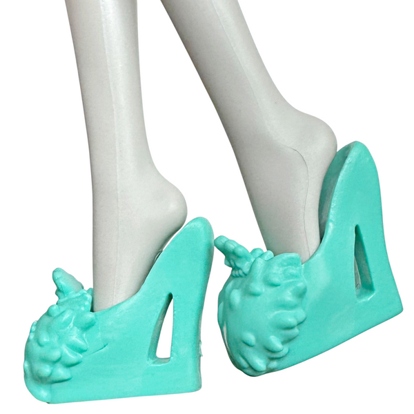 Monster High Cleo De Nile Dead Tired Doll Replacement Shoes Blank Green Slippers