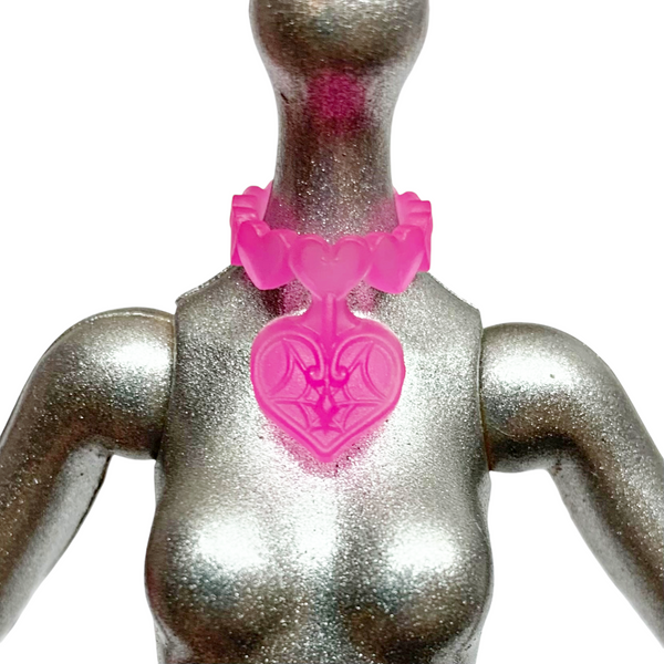 Monster High Draculaura Skulltimate Secrets Neon Frights Doll Replacement Pink Heart Necklace