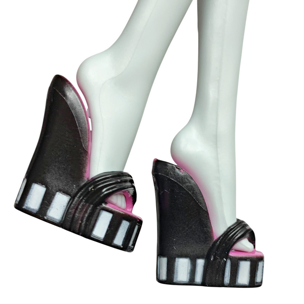 Monster High Lagoona Blue 1st Wave Original Doll Replacement Black & White Shoes